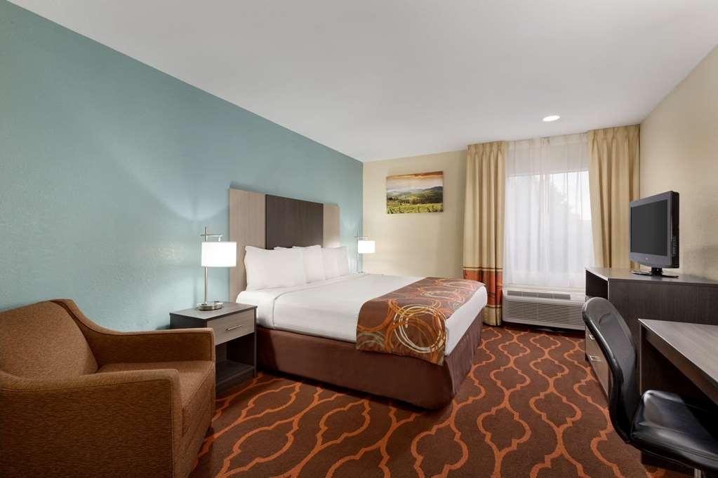 Baymont By Wyndham Grovetown Augusta Hotel Room photo